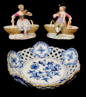 PAIR OF MEISSEN FIGURAL DOUBLE