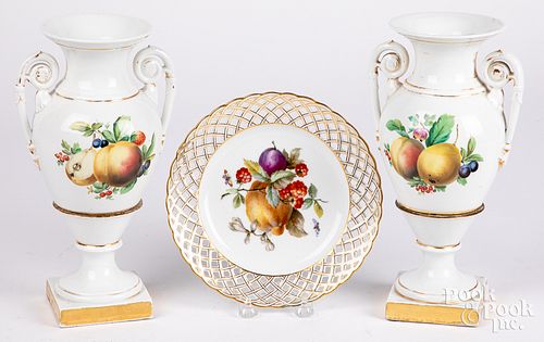 PAIR OF MEISSEN FRUIT VASES, 19TH