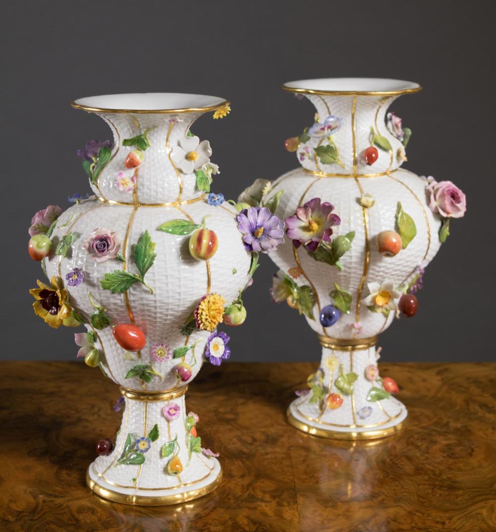 PAIR OF MEISSEN PORCELAIN VASESPAIR