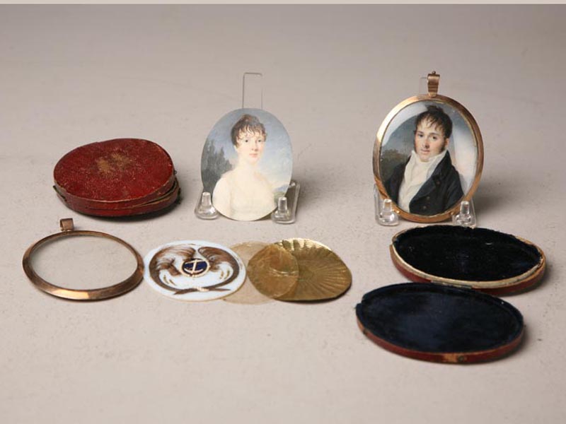 PAIR OF MINIATURES ON IVORY. 