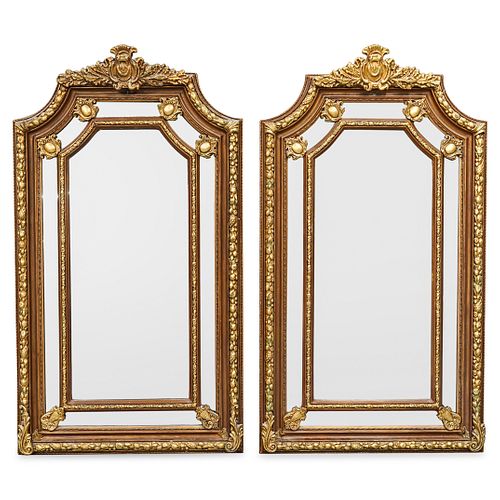 PAIR OF MONUMENTAL ITALIAN GILT