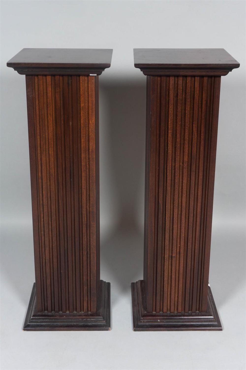 PAIR OF NEOCLASSICAL STYLE MAHOGANY