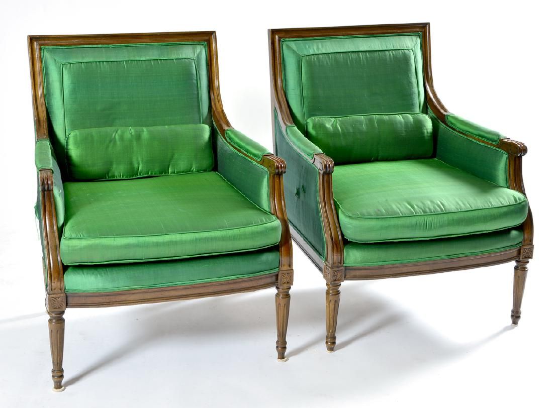 PAIR OF NEOCLASSICAL STYLE MAHOGANY