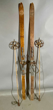 PAIR OF NOVOFLEY WOODEN SKIS<b
