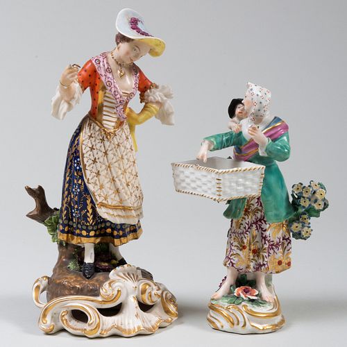 PAIR OF PARIS PORCELAIN FIGURESBlue