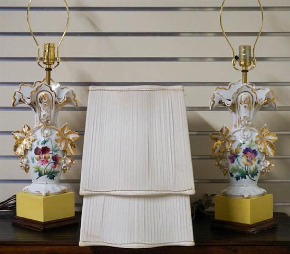 PAIR OF PARIS PORCELAIN FLORAL