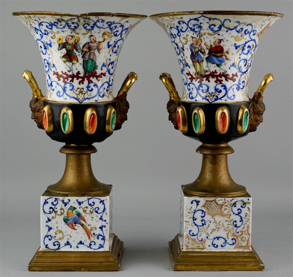 PAIR OF PARIS PORCELAIN URNS, CIRCA