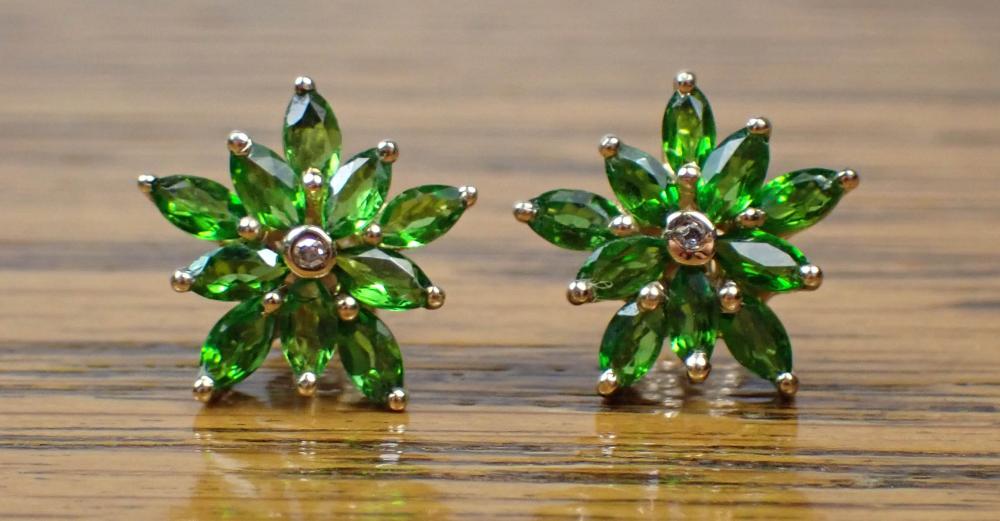 PAIR OF PERIDOT AND DIAMOND STUD