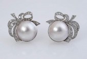 PAIR OF PLATINUM, MABé PEARL A