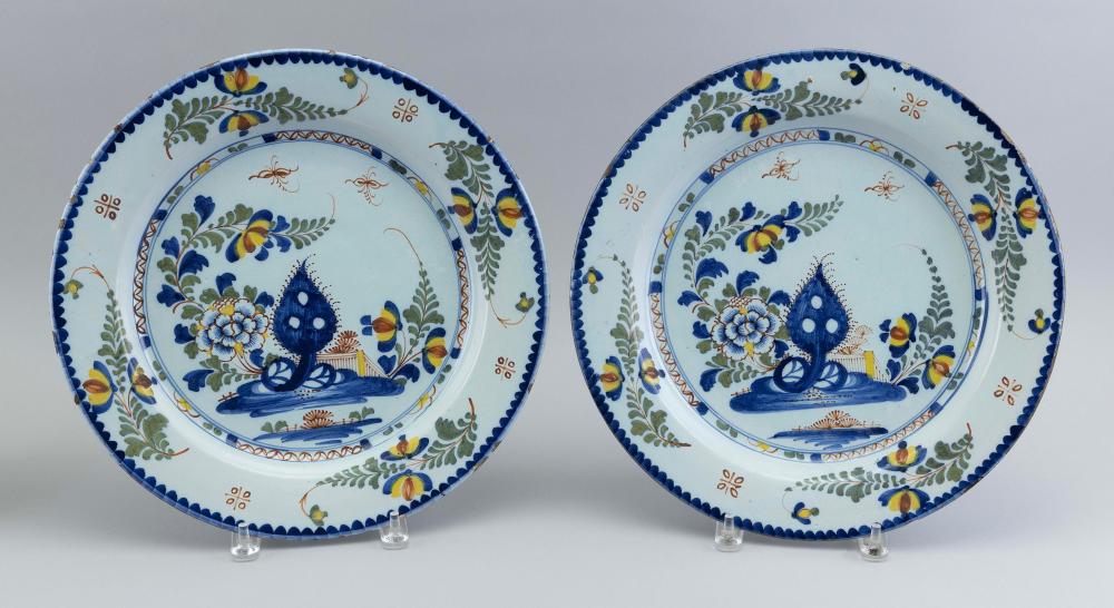 PAIR OF POLYCHROME DELFTWARE