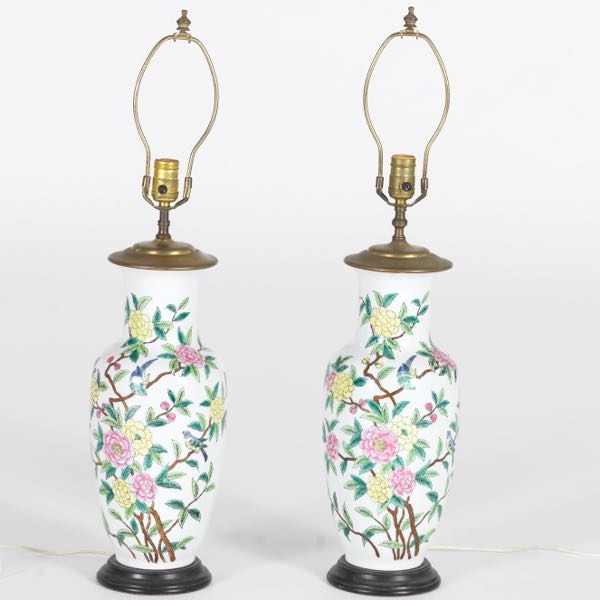 PAIR OF PORCELAIN GINGER JAR