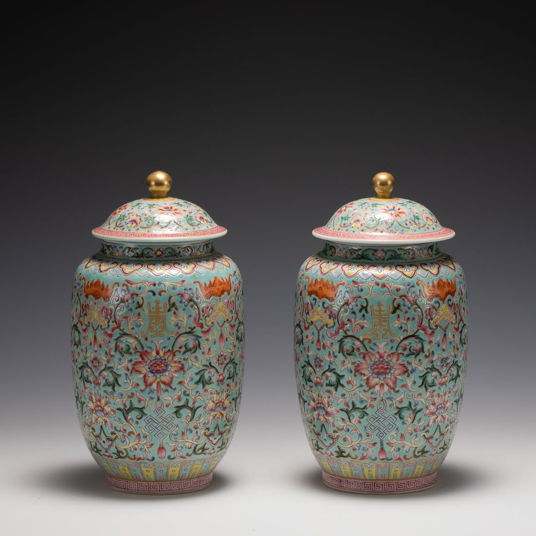 PAIR OF QING JIAQING FAMILLE ROSE