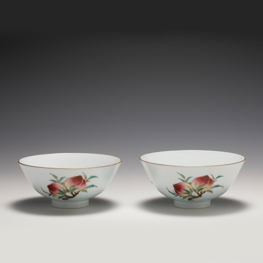 PAIR OF QING QIANLONG FAMILLE