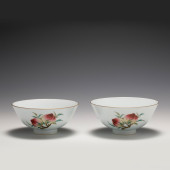 PAIR OF QING QIANLONG FAMILLE