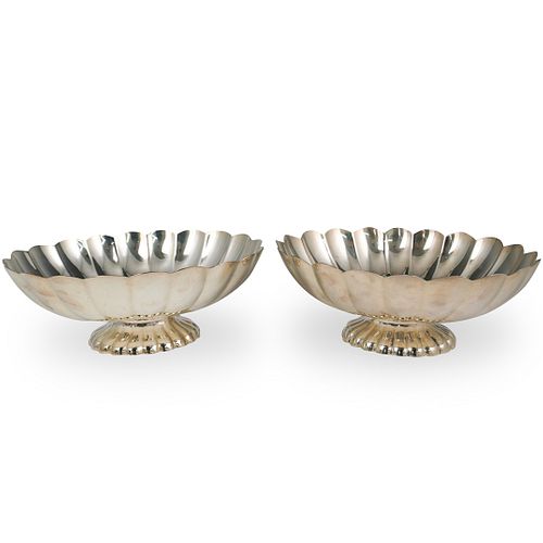 PAIR OF REED & BARTON SERVING