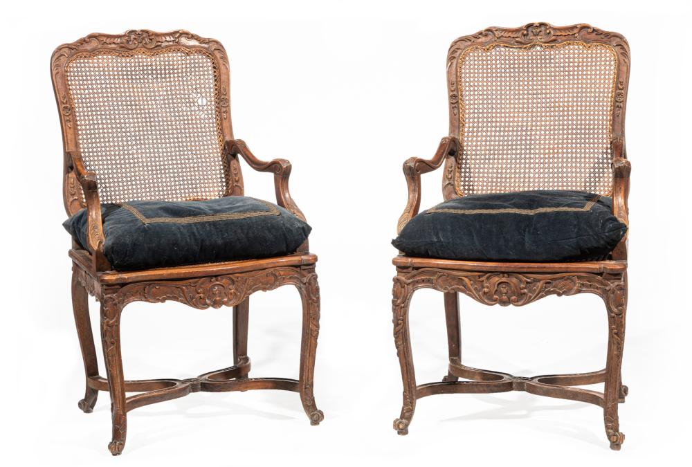 PAIR OF REGENCE-STYLE CARVED OAK