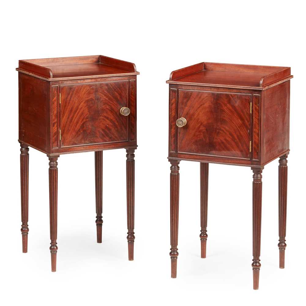 PAIR OF REGENCY STYLE MAHOGANY
