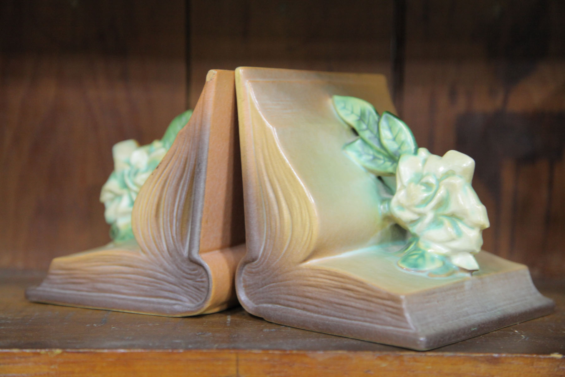 PAIR OF ROSEVILLE BOOKENDS. 
