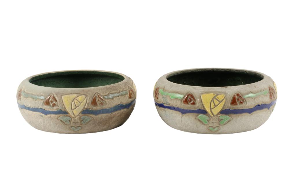 PAIR OF ROSEVILLE MOSTIQUE