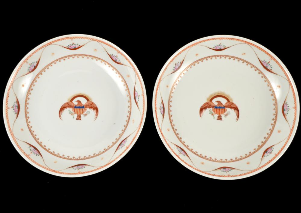 PAIR OF SAMSON ARMORIAL PORCELAIN