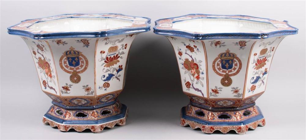 PAIR OF SAMSON JARDINIERES