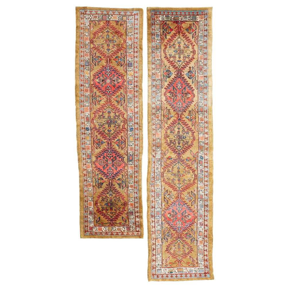 PAIR OF SARAB RUNNERS NORTHWEST