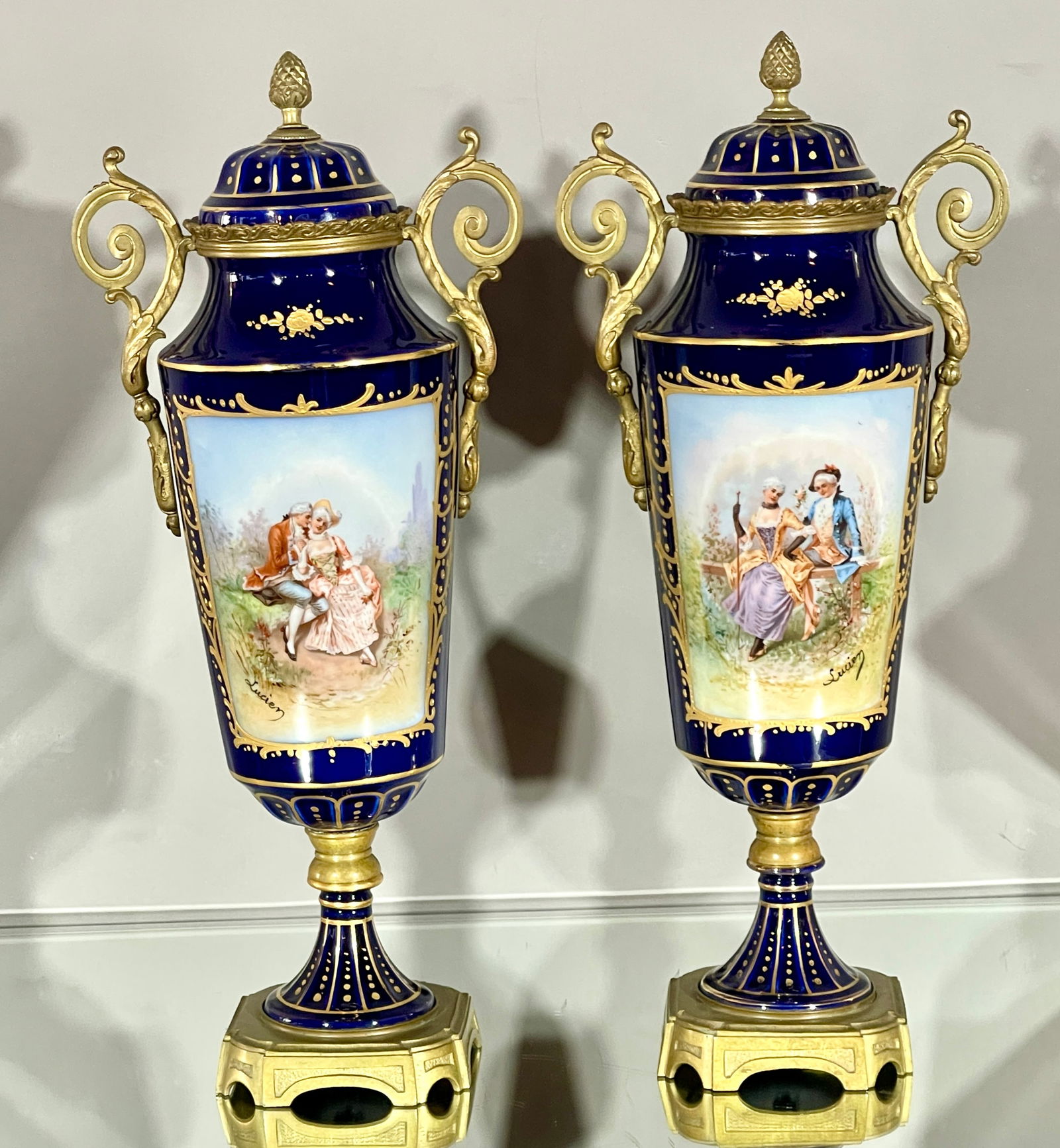PAIR OF SERVES COBALT BLUE STYLE