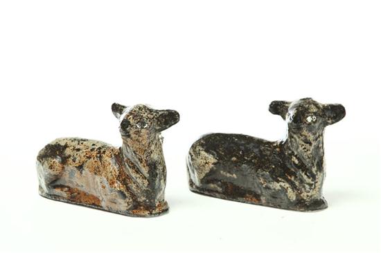 PAIR OF SEWERTILE SHEEP. 