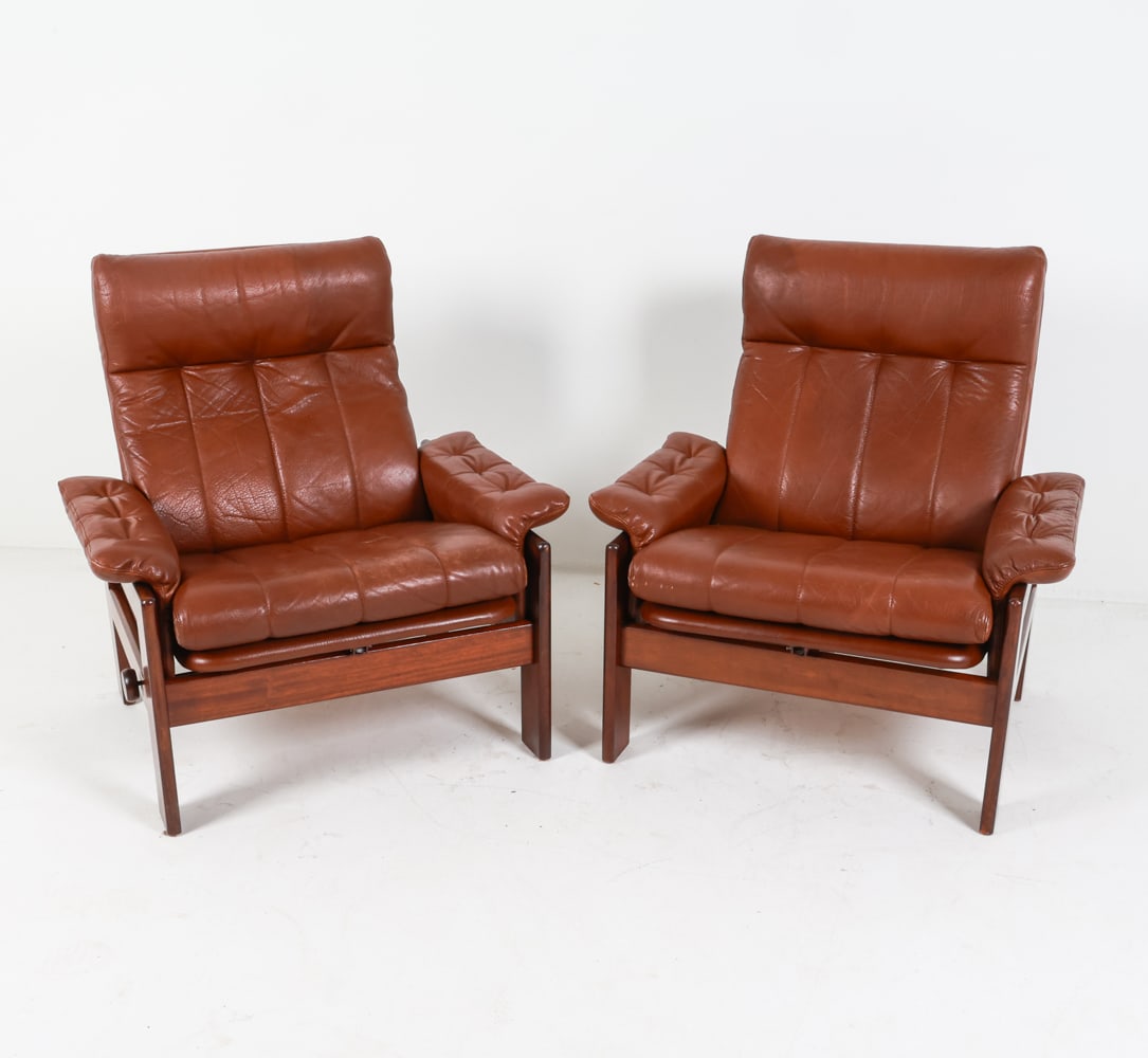 PAIR OF SKIPPERS RECLINING LOUNGE