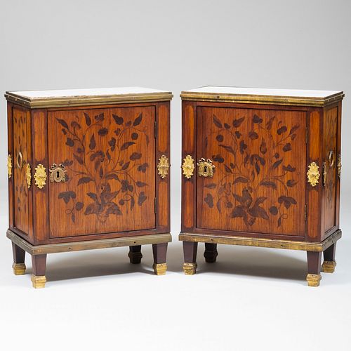 PAIR OF SMALL LOUIX XVI STYLE