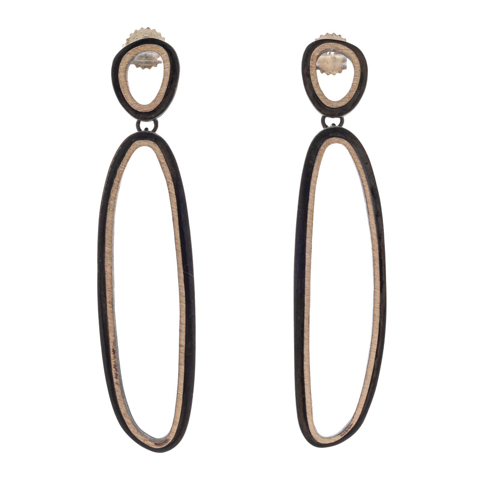PAIR OF STERLING SILVER EARRINGS,