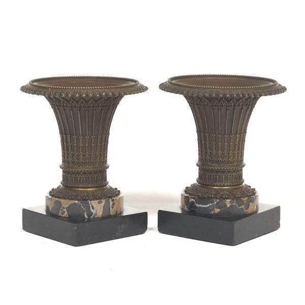 PAIR OF URNS 9 ½" x 8" Pair of