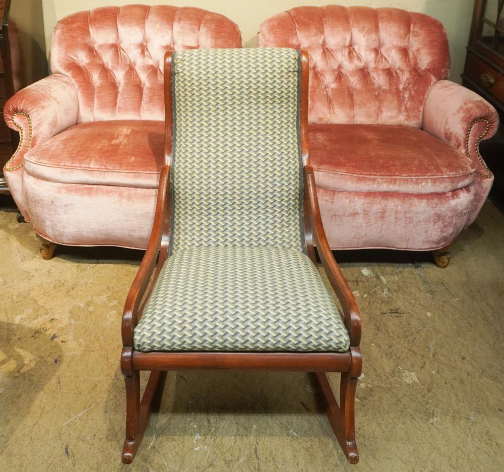 PAIR OF VICTORIAN STYLE TUFTED ROSE