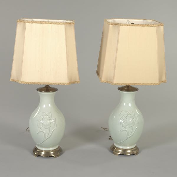 PAIR OF VINTAGE ETHAN ALLEN