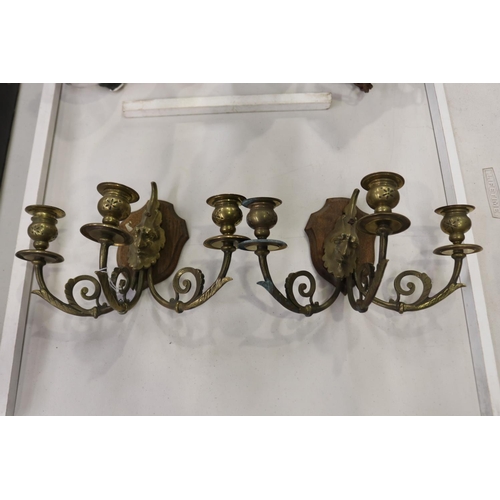 Pair of wall sconces (2), each