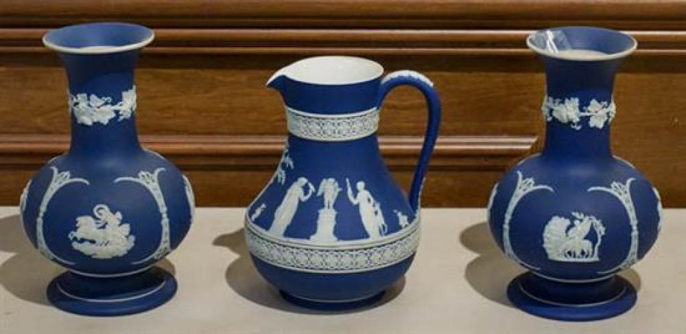 PAIR OF WEDGWOOD BLUE AND WHITE