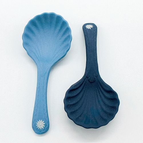 PAIR OF WEDGWOOD JASPERWARE