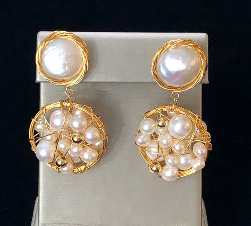 PAIR OF WHITE FRESH WATER ROUND