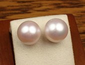 PAIR OF WHITE SOUTH SEA PEARL
