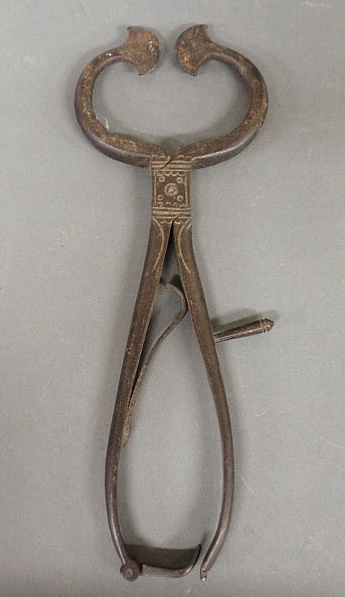 Pair of wrought iron sugar nips