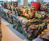PAIR QUILTED UPHOLSTERED LOUNG