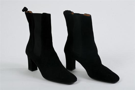 PAIR RALPH LAUREN BLACK SUEDE ANKLE