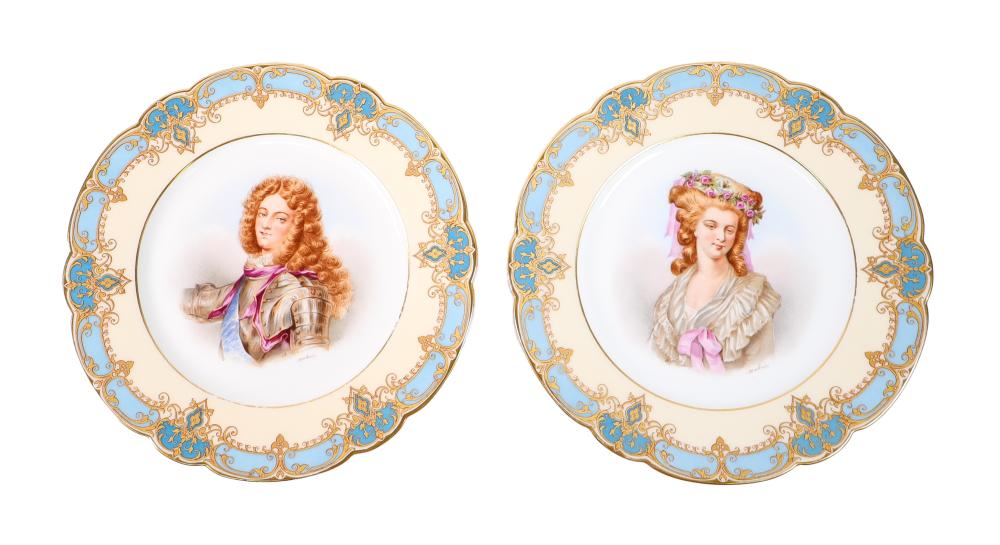 PAIR, SEVRES CHATEAU ST CLOUD