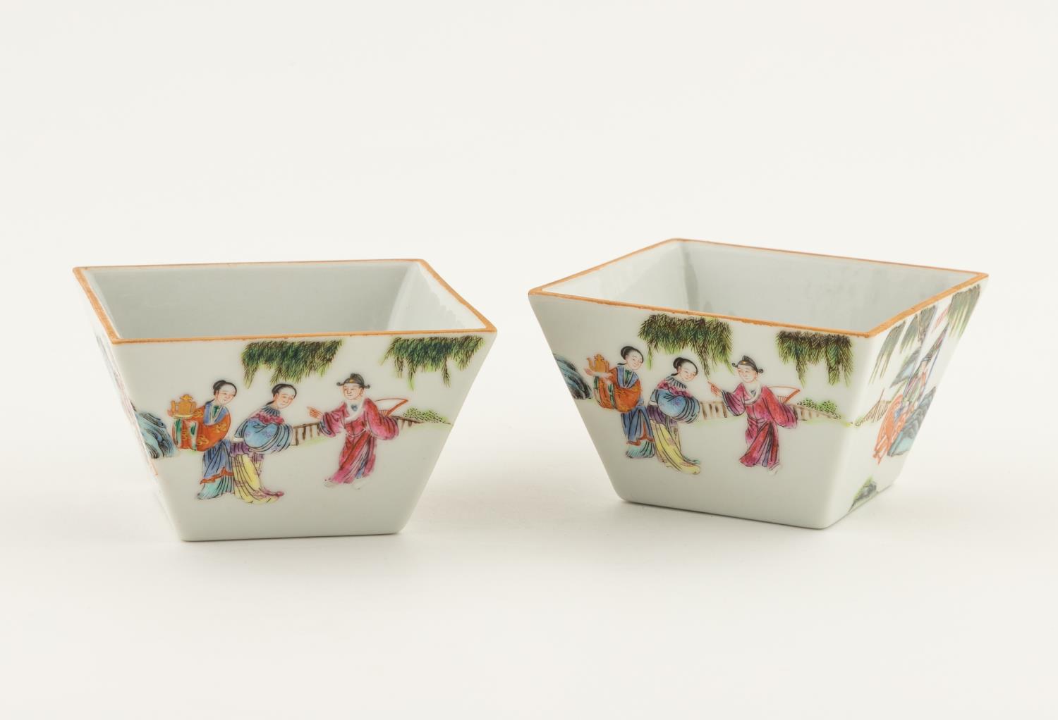 PAIR, SQUARE CHINESE FAMILLE