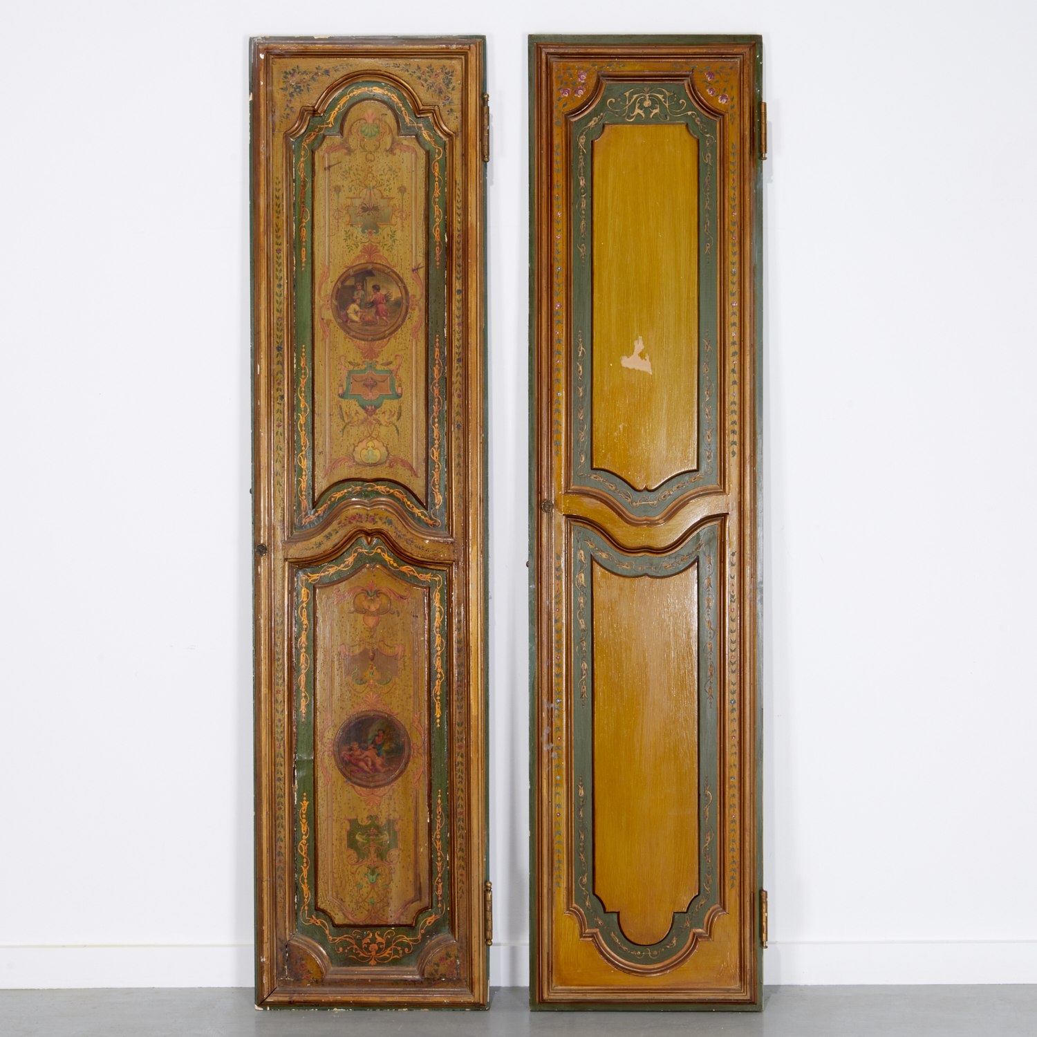 PAIR VENETIAN STYLE PASSAGEWAY
