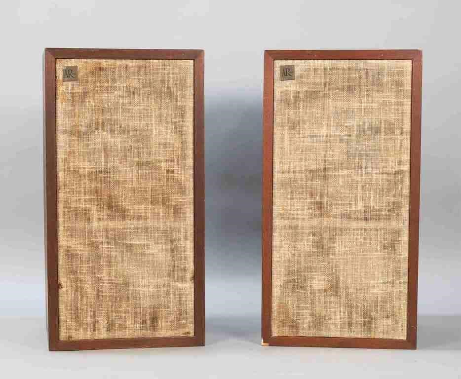 PAIR VINTAGE ACOUSTIC RESEARCH AR-4