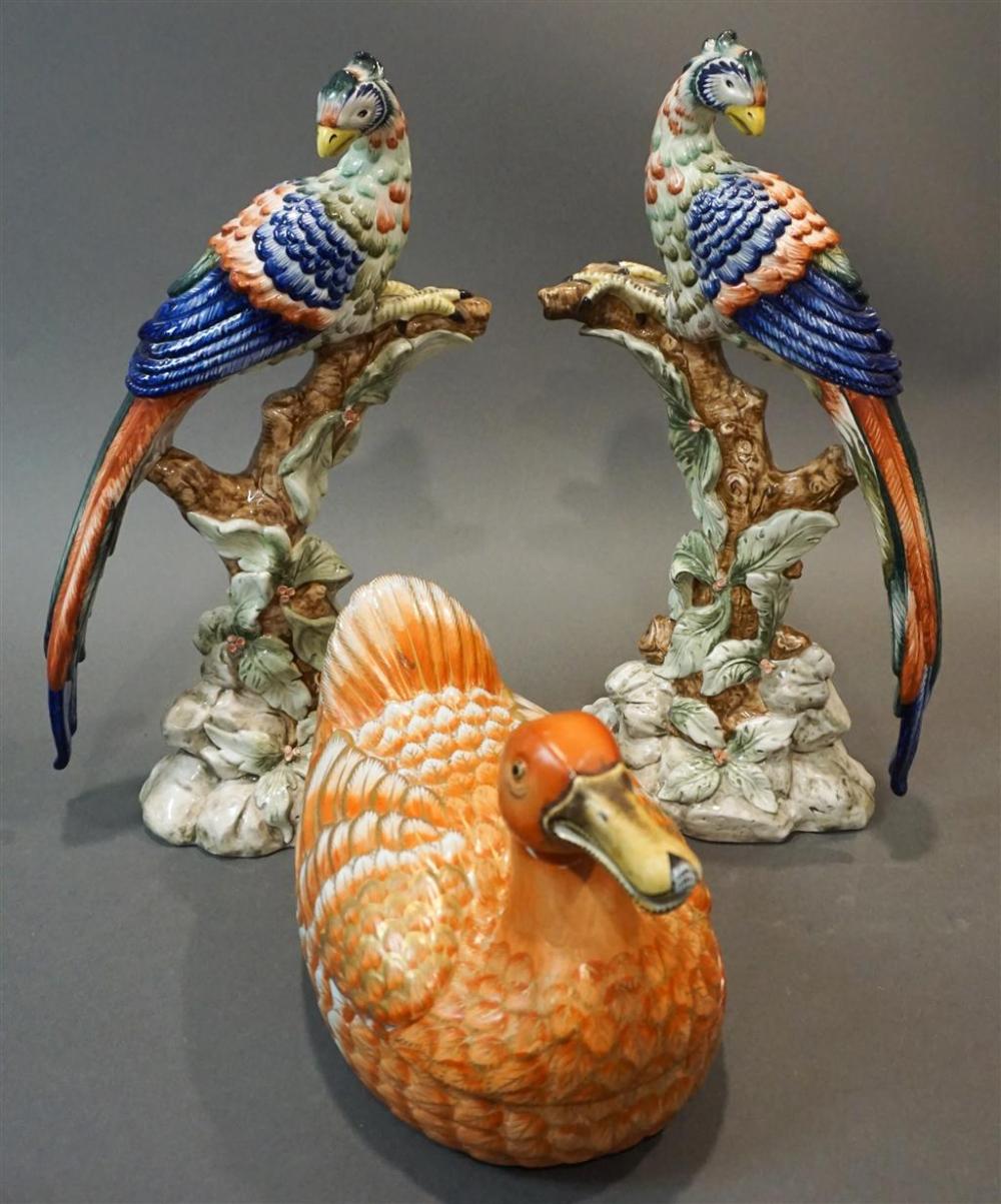 PAIR WILLIAMSBURG MOTTAHDEH BIRDS