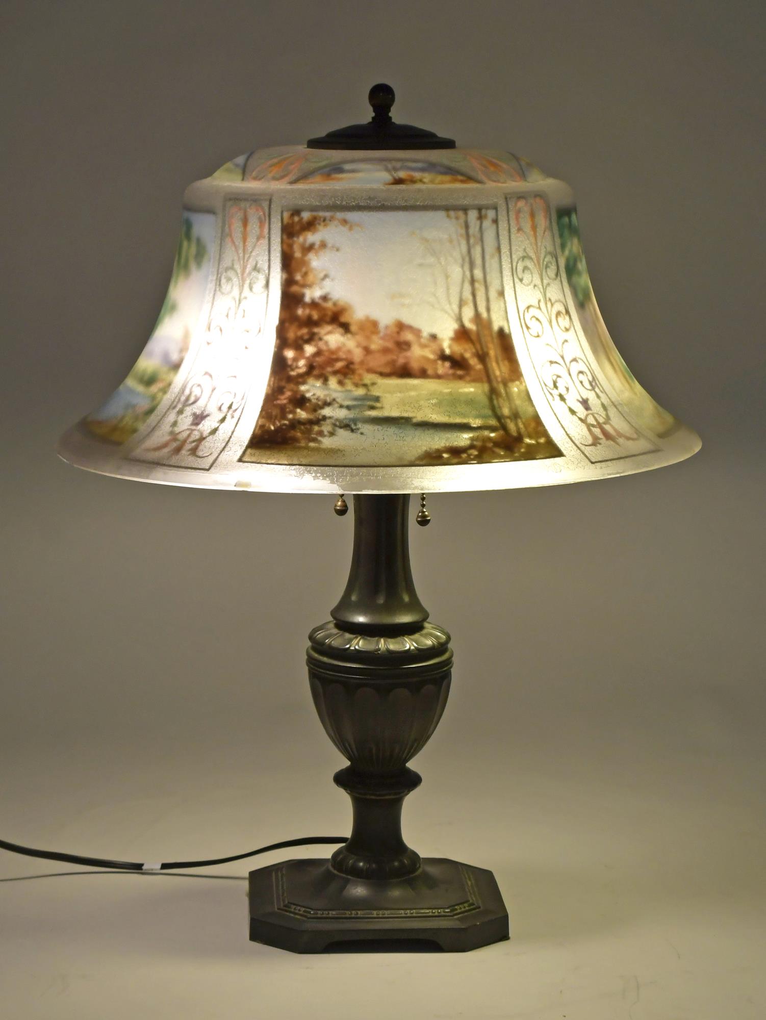 PAIRPOINT TABLE LAMP. An early 20th