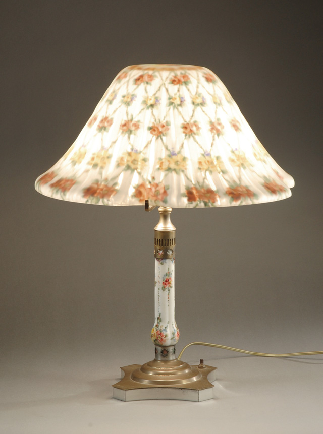 PAIRPOINT TIVOLI FLORAL LAMP WITH