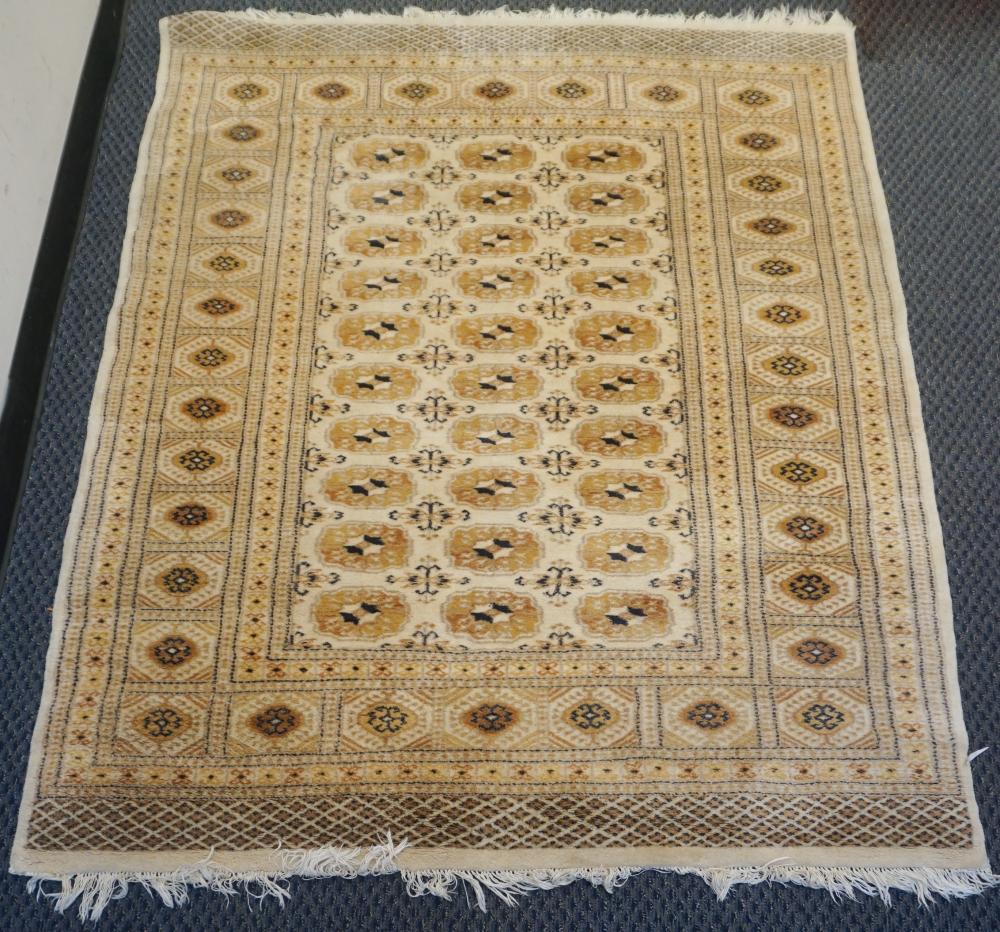 PAKISTAN BOKHARA RUG, 7 FT 5 IN X 5